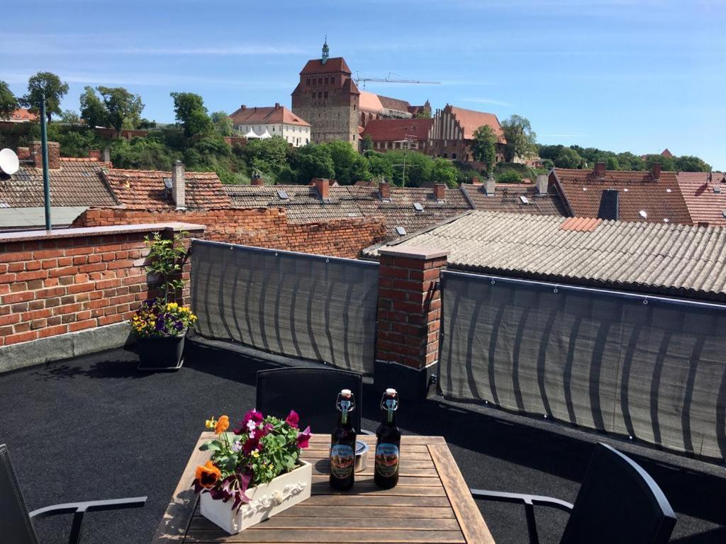 Das Bilderbuchcafe - Ferien Apartment No 5 - Markt 7 Хафельберг Экстерьер фото